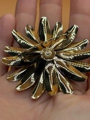Vintage gold rhinestone flower brooch pin