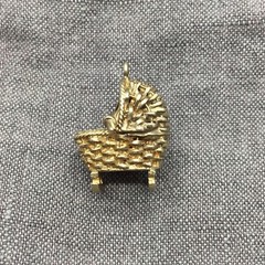 Vintage 9ct Yellow Gold Moses Basket Cradle Bassinet with Baby Charm London