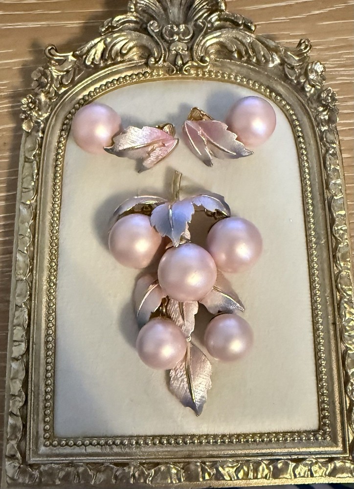 Vintage Park Lane Pink & Purple Grape Cluster Brooch/pendant & Earrings Set
