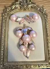 Vintage Park Lane Pink & Purple Grape Cluster Brooch/pendant & Earrings Set