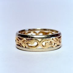 Sultan Hawaii Na Hoku 14K Two Tone Gold Openwork Scroll 7mm Size 8 Ring 4.7g