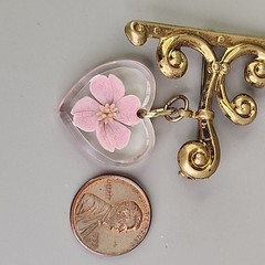 Vintage Dried Pink Flower Brooch Heart Dangle Gold Plated Bracket 1.25″