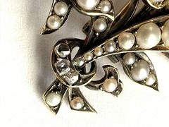 READ Victorian 10K 18K Mixed Metals Pearl Mine Cut Diamonds Leaf Flower Brooch