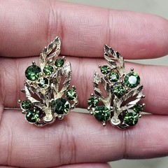 Vintage Silver Tone Green Rhinestone Clip On Fashion Earrings