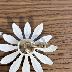 Sarah Coventry White Enamel Flower Pin & Earring Set ~ “Fashion Petals” ~ 1968