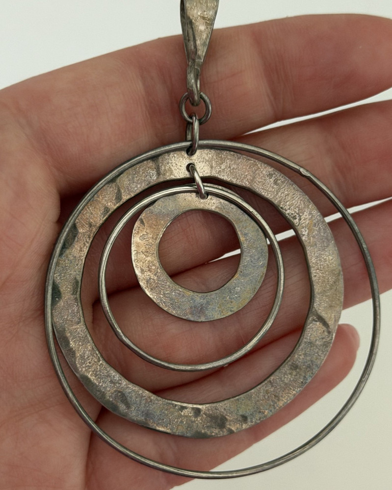 Vintage 925 Sterling Silver Modernist Big Hammered Interlocking Circle Pendant