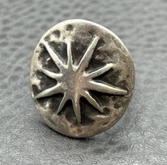 VINTAGE STARBURST STAR MEDALLION Pewter Silver STATEMENT LARGE RING Size 7
