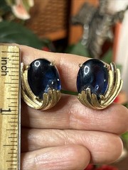 57. Rare Crown TRIFARI Gold tone Blue Oval Cabochon Clip on Earrings 14.7g, 21mm