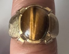 Vintage Mens Size 9 Tiger Eye Ring Gold Plated Maker Mark Gold Tone