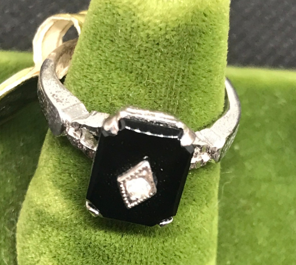 Vintage Vargas Sterling Silver Stamped and Black Onyx Ring Size 6 Hallmarked