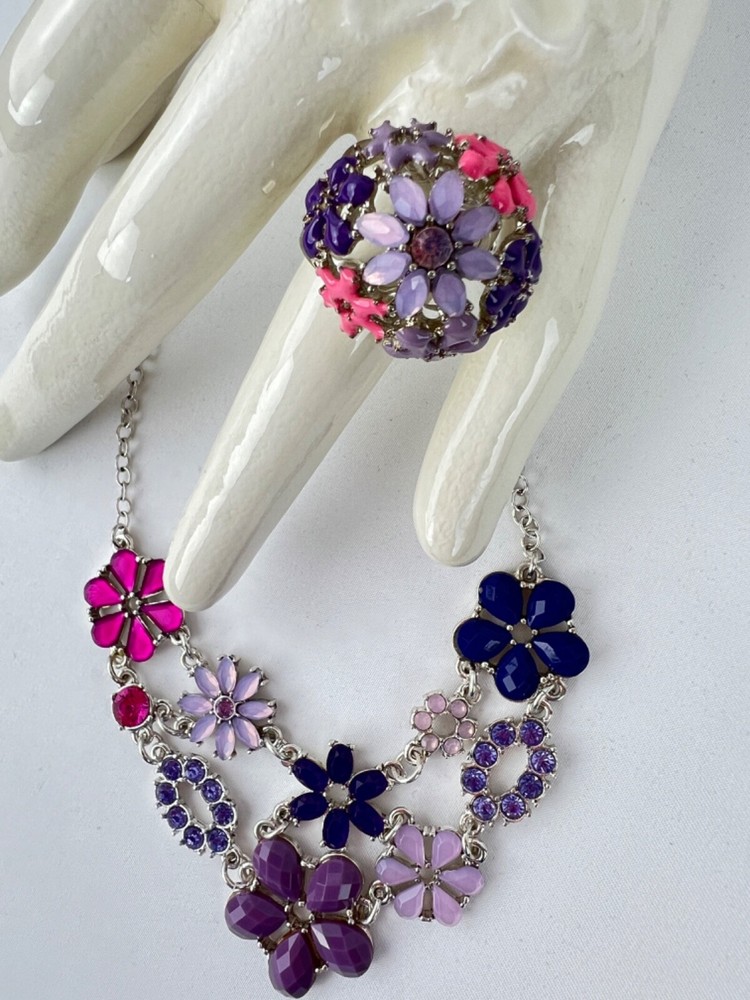 Avon NWT Silver Tone Purple Lilac Flowers Statement Necklace & Size 8 Ring Set