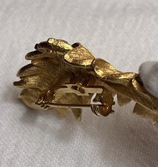Vintage Signed CORO 1961 Goldtone 3 1/8” Long Leaf Brooch Pin