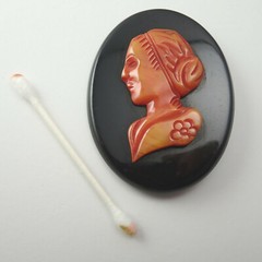 Art Deco Vintage 3 1/8″ Black Red Bakelite Cameo Figural Oval C Clamp Pin Brooch