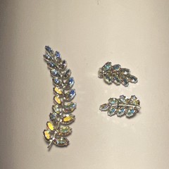 Rare B David Rhinestone Blue Feather Leaf Brooch Pin With ClipOn Earrings SET!￼￼