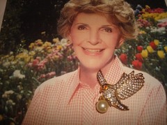 STUNNING SIGNED AD2001 EAGLE W/PEARL PAVE’ CRYSTAL RHINESTONES BROOCH GOLD PLATE