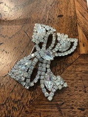 Stunning Vintage Weiss Clear Rhinestone Bow Brooch Pin Signed
