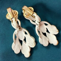 Trifari White Enamel Dangle Earrings Clip On 1960s Teardrop Mod Vintage