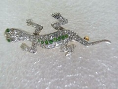 Rare Antique Victorian 18K Gold 0.68ct diamond 0.1ct Demantoid Salamander Pin