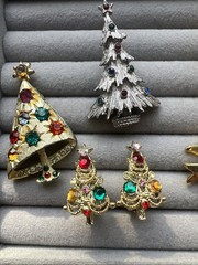 Vintage Designer Christmas Holiday Jewelry Lot Brooch & Earrings MYLU CAROL LEE