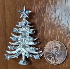 Vintage 90’s Silver Tone Aurora Borealis Rhinestone Christmas Tree Pin / Brooch