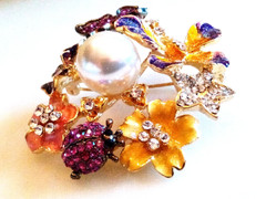 GARDEN FLOWER BROOCH!Enameled Floral Motif.Ladybug,Butterflies Pin.Gold Tone.