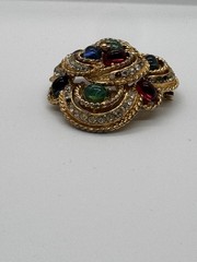 Ciner Vintage Gold Plated Mughal Jewel Rhinestone Poured Glass Brooch Pin
