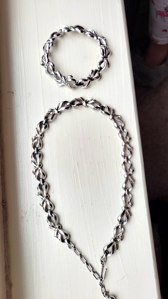 Vintage Crown Trifari ribbon link necklace and bracelet set excellent preowned