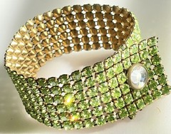 Vintage Swarovski Peridot Green Crystal Band Bracelet Icy Stud Snap Gold Tone 7”