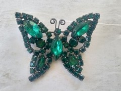 Vintage Forest Green Butterfly Brooch Navette Rhinestones Pin 2″ Unsigned Weiss?