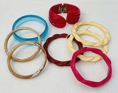 Vintage Plastic Resin Lucite Bangle Bracelet Lot 8pc Twisted Carved Hinged Cuff⁠