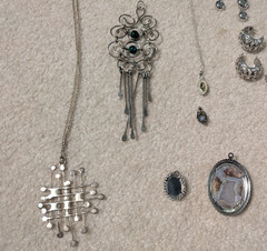 Beautiful SILVER Tone, Vintage ESTATE jewelry lot pendant, necklace, bracelet