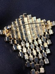 Elegant Vintage Style Gold Tone Crystal Brooch Pin