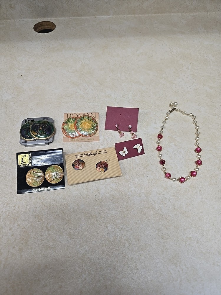 Vtg Jewelry Lot 1928 Roman Casual Corner by Hugo Enamel Earrings Pearl Necklace