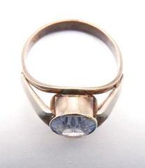 VINTAGE 8KT GOLD (333) SIZE 6 RING WITH AQUAMARINE BIRTHSTONE – 2.5 G 1.67 DWT