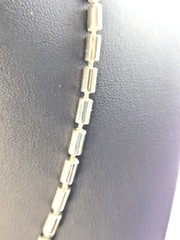Vtg Necklace signed NAPIER Silver Tone w/Barrel shaped links 16″ to 18″ length