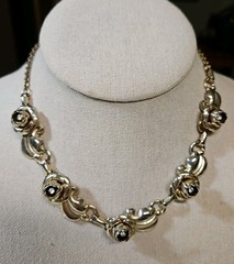 Vintage Gold Tone Rhinestone Floral Rose Link Necklace Choker – 15.5 inches