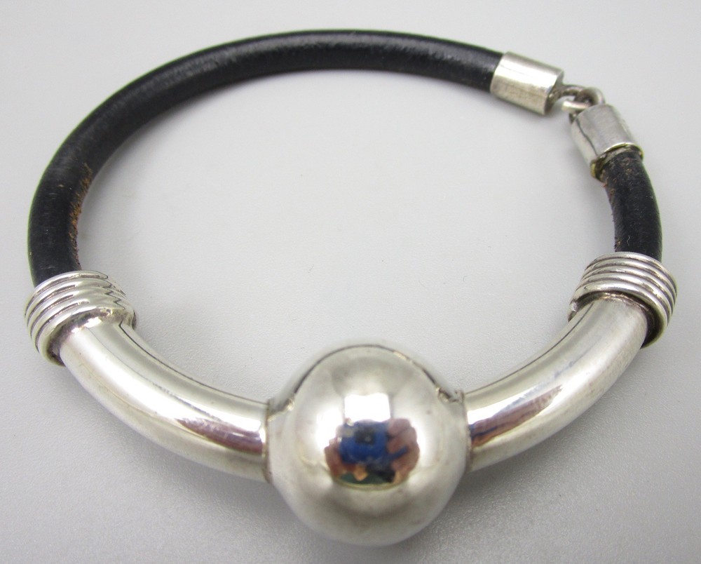 UNIQUE PEPE CERROBLANCO MEXICAN STERLING SILVER MODERNIST LEATHER BRACELET 18G