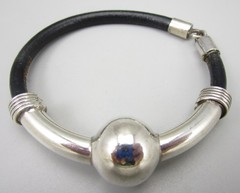 UNIQUE PEPE CERROBLANCO MEXICAN STERLING SILVER MODERNIST LEATHER BRACELET 18G
