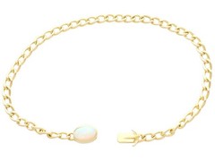9.50Ct White Opal and 0.24Ct Diamond 15k Yellow Gold Necklace / Bracelet Set