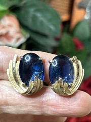57. Rare Crown TRIFARI Gold tone Blue Oval Cabochon Clip on Earrings 14.7g, 21mm