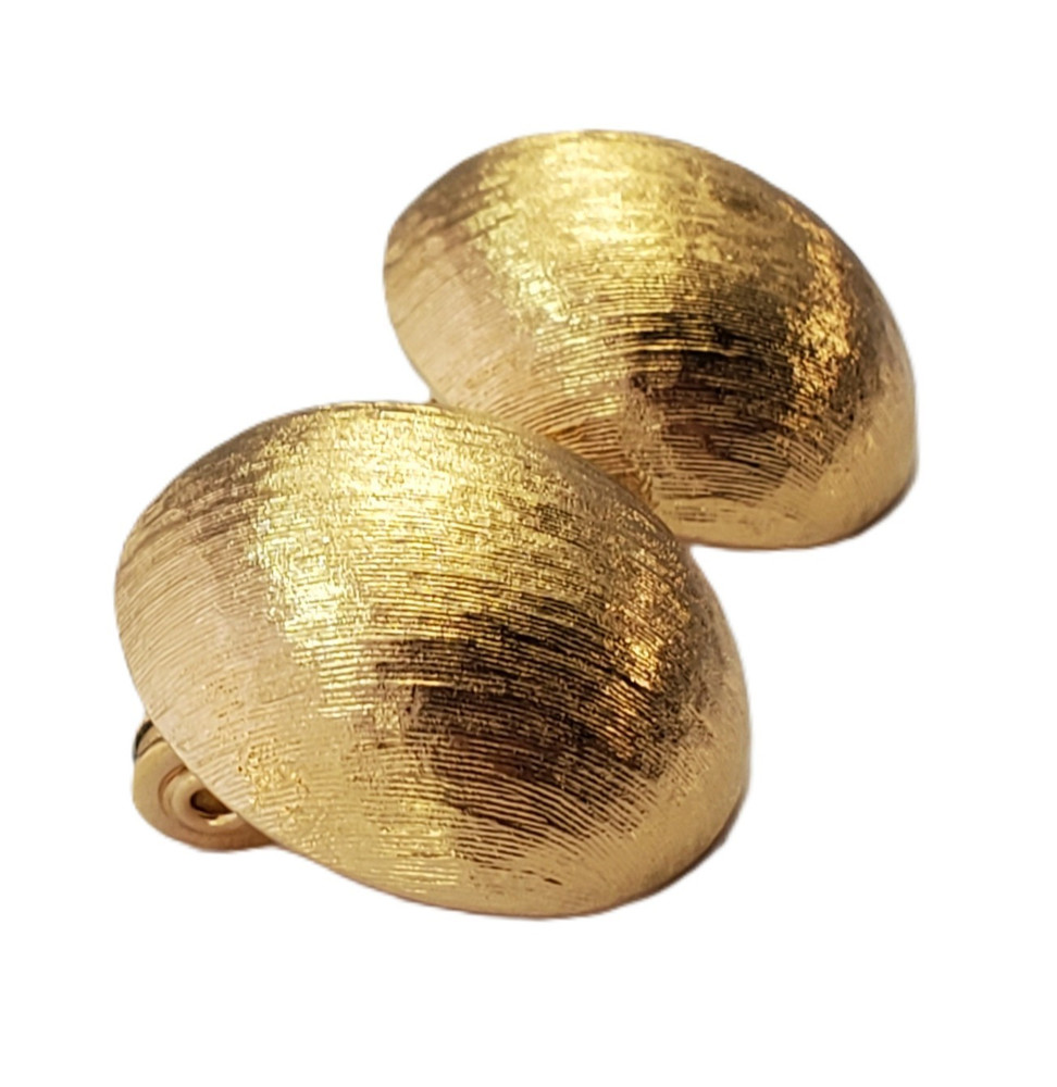 MONET Domed Round Textured Classic Gold Tone CLIP Earrings 7/8″