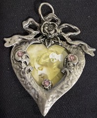 Vintage 50mm Victorian Style Heart Photo Locket Pendant 45mm Wide