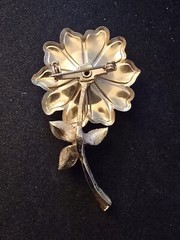 Vintage White and Green Flower Brooch Enamel On Metal VERY CLEAN