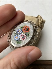 Vintage Italy Micro Mosiac Brooch Italy With Pouch
