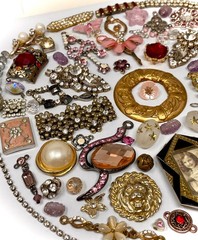 Lot Vintage & Modern Jewelry Parts Broken Repurpose Craft Rhinestones Harvest Z3