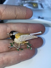 Bird Chickadee Yellow Vintage Gold Pin Brooch D-3616