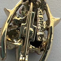 VTG SIGNED GERRYS ROSELEAF Open work Bouquet Brooch Pin RED ENAMEL goldtone
