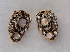 Vintage Mode Art Clip On Earrings Rhinestone Moonstone Arthur Pepper New York