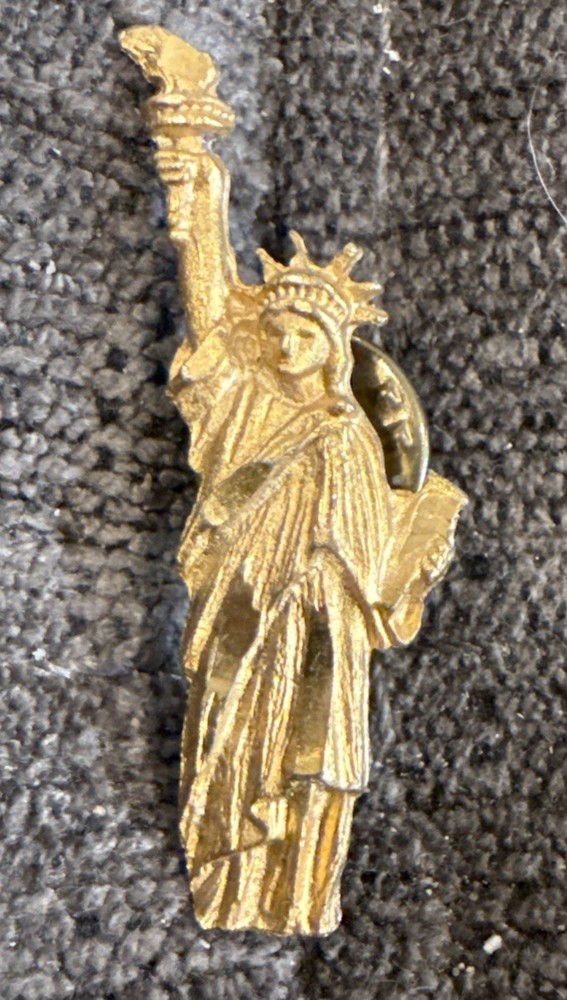 Vintage Statue of Liberty Gold Tone Lapel Pin 1.5 Inches