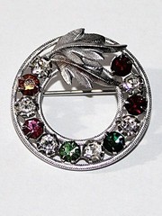 Vintage Sterling Silver DCE of Curtis Crystal Rhinestone Wreath Brooch 6 grams